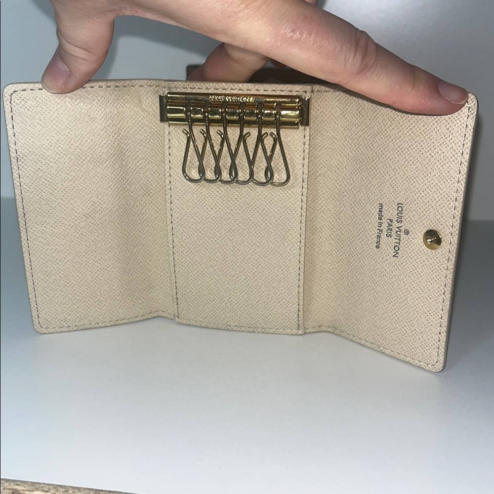 Louis Vuitton Azur Damier Key Wallet - Picture 6 of 8